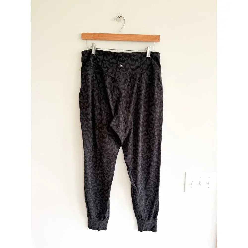 lululemon athletica excellent preowned